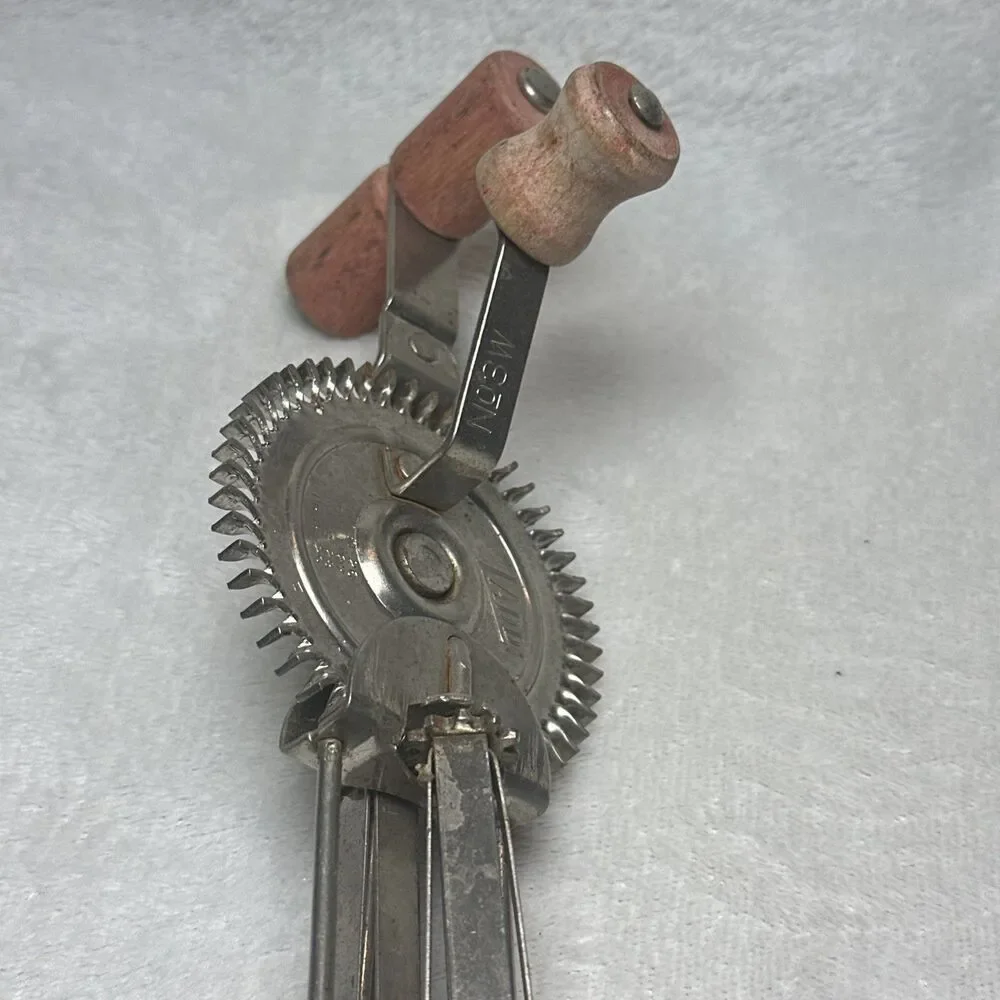 Ladd Hand Crank Egg Beater Mixer Red Wood Handle Farmhouse 1929 USA